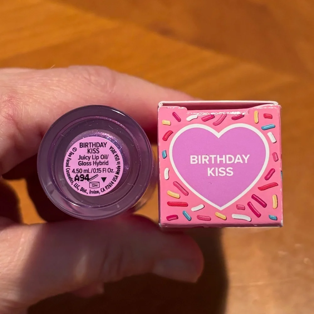 Too Faced Kissing Jelly Gloss Birthday Kiss